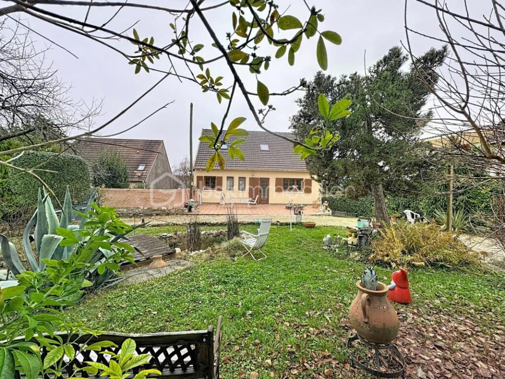 Maison familiale 6 pièces au calme dans un cadre verdoyant – 6 pièces – 5 chambres – 136 m²