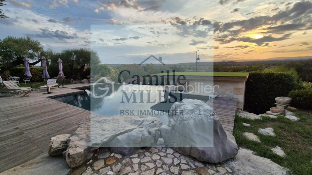 Maison de charme 120 m² – Vue exceptionnelle – Piscine à débordement – Terrain de 3081 m² – 5 pièces – 3 chambres – 120 m²