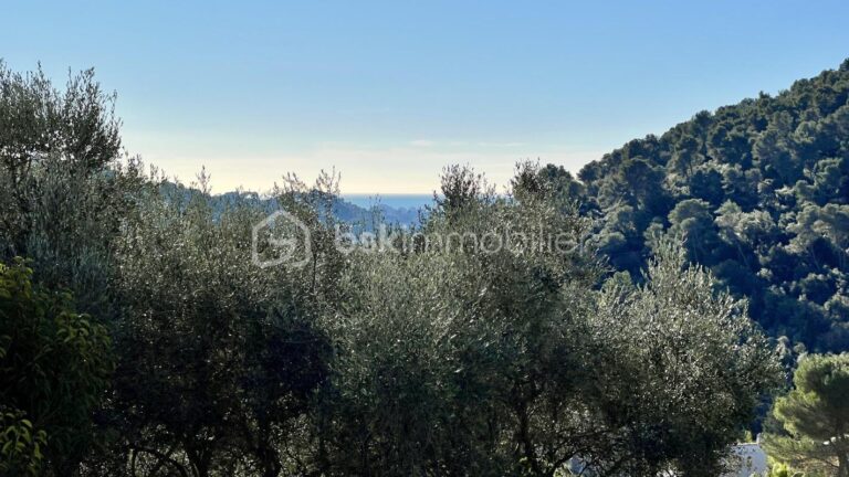 COUP DE CŒUR pour une villa individuelle à Vence Sud. Vue mer. Terrain piscinable – 4 pièces – 3 chambres – 135 m²