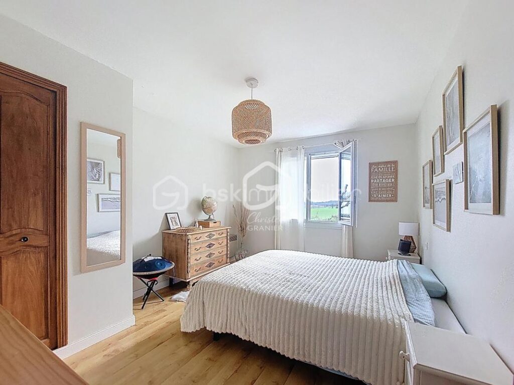 Maison familiale 143m² – vue dégagée – Sous-sol complet – Terrain 2120m² – 5 pièces – 4 chambres – 143 m²