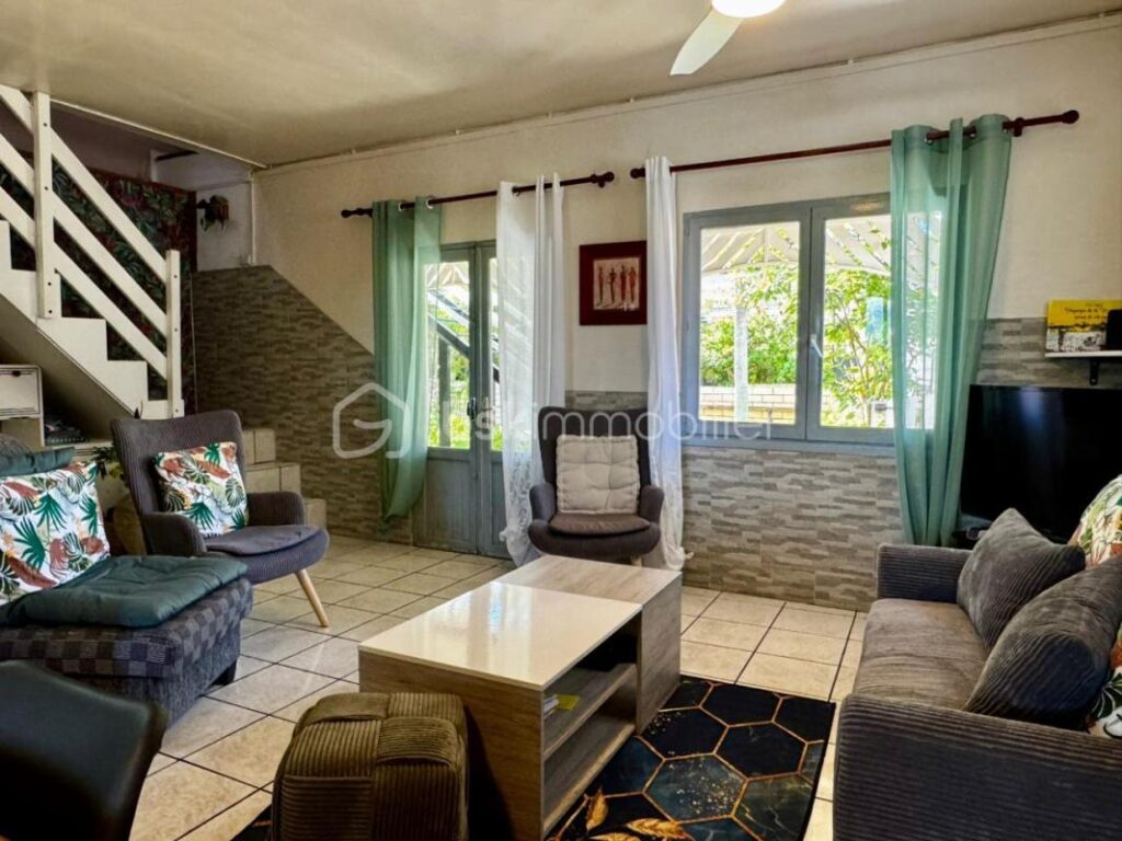 🌿 EXCLUSIVITÉ – Résidence familiale & dépendance haut potentiel – Bérive (Le Tampon) – 6 pièces – 3 chambres – 130 m²