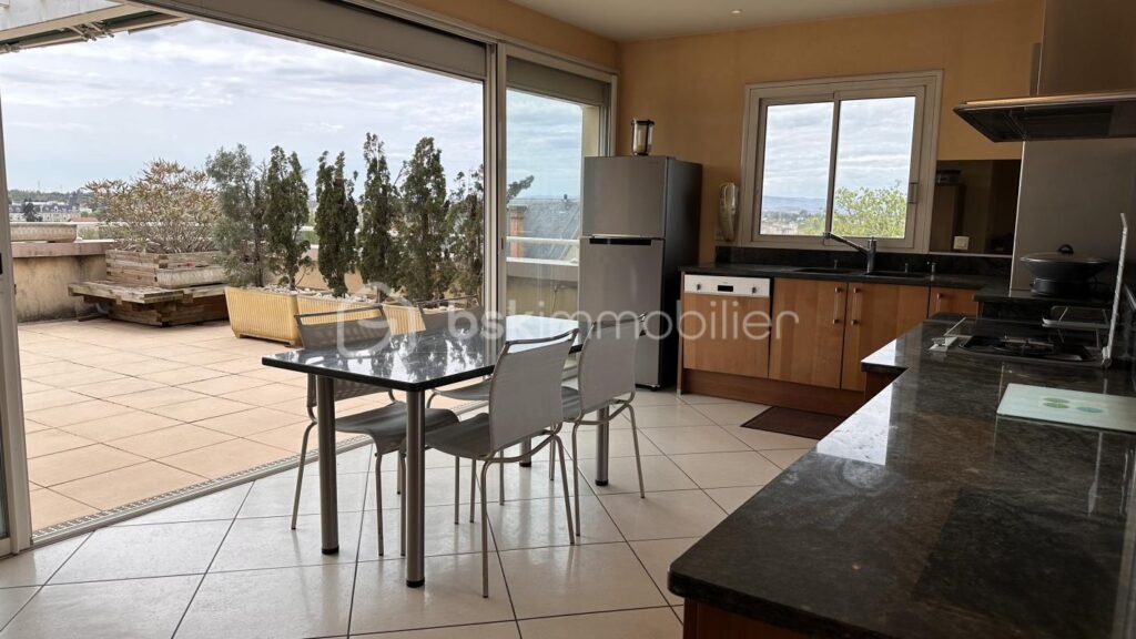 ROMANS SUR ISERE – Penthouse 160 m² habitables – 4 pièces – 3 chambres – 160 m²