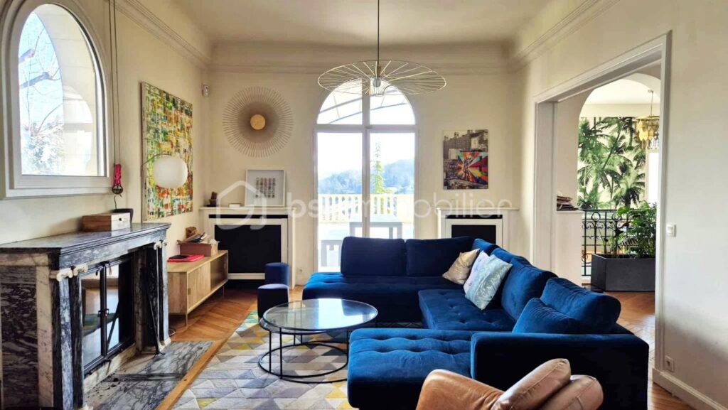 Demeure de très haut standing – NR pièces – 9 chambres – 564 m²