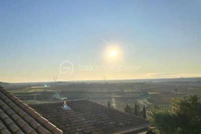 Maison de Maître, Au coeur du Village – 163 m² – 4 chambres – Jardin à PUILACHER – 6 pièces – 4 chambres – 163 m²