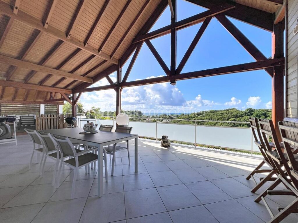 Ensemble immobilier villa et ses deux locatifs vue mer – 10 pièces – 7 chambres – 295 m²