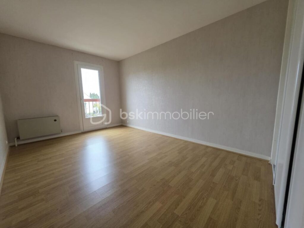 APPARTEMENT AVEC GARAGE ET CAVE – 2 pièces – 1 chambre – 55 m²
