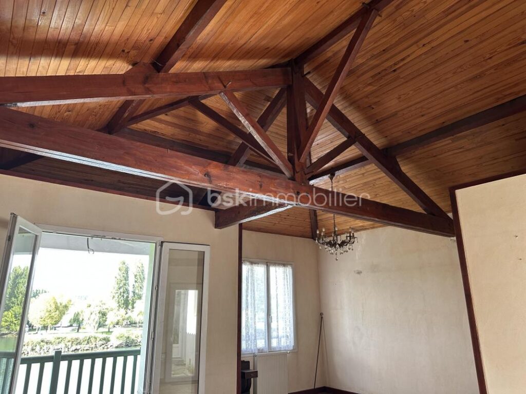 IMMEUBLE – 7 pièces – NR chambres – 280 m²