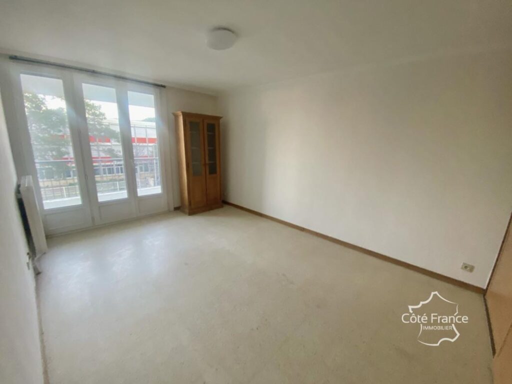 Grand T2 spacieux et lumineux avec une place de parking – 3 pièces – 1 chambre – 57 m²