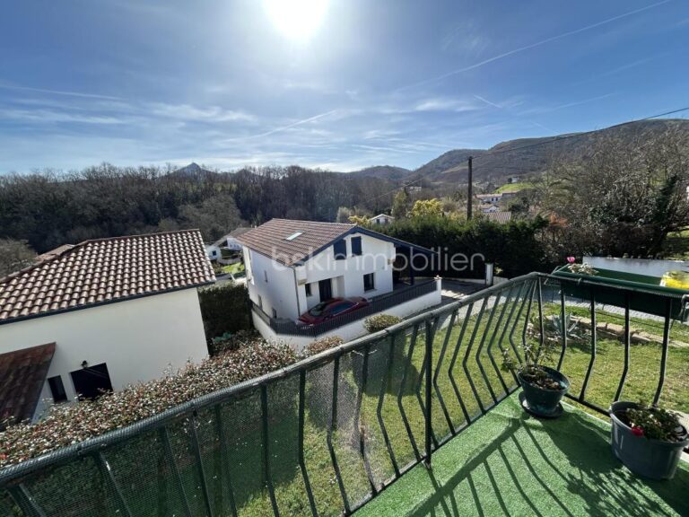 T3 de 64 m2 avec vue dégagée à Urrugne – 3 pièces – 2 chambres – 64 m²