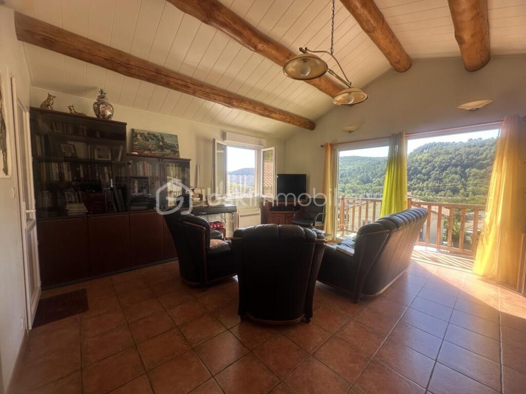 Énorme Potentiel pour cette jolie Villa située à 20 minutes du centre Ville d’Ales – 5 pièces – 4 chambres – 125 m²