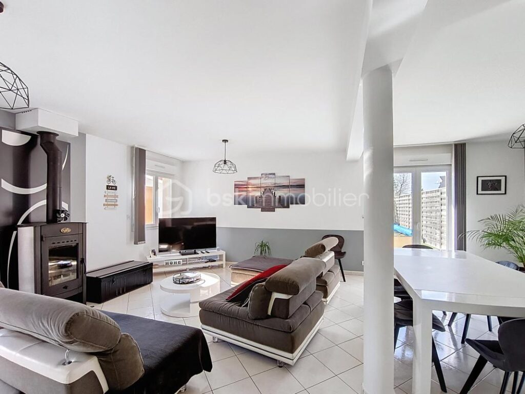 BELLE MAISON AVEC PISCINE PROCHE DE DIJON – 4 pièces – 3 chambres – 110 m²