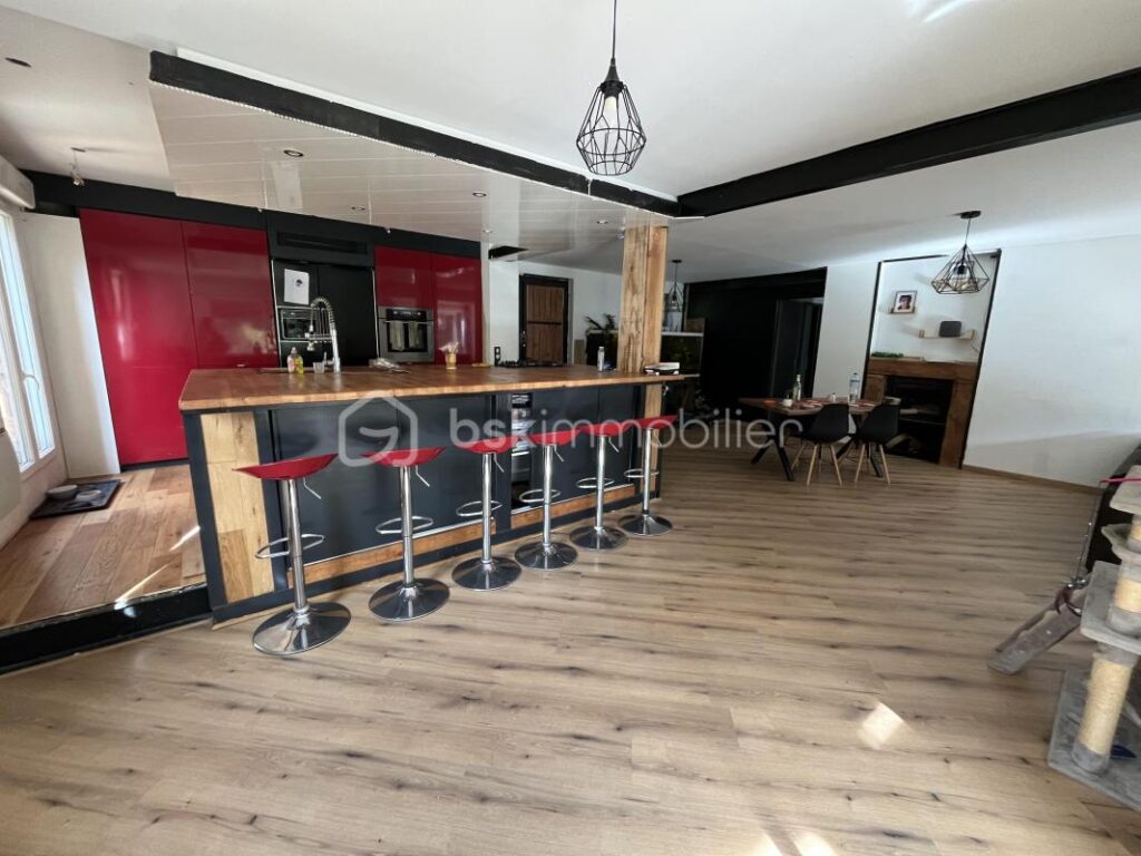 MAISON DE PLAIN PIED SUR SOUS SOL AU CALME – 5 pièces – 3 chambres – 131 m²