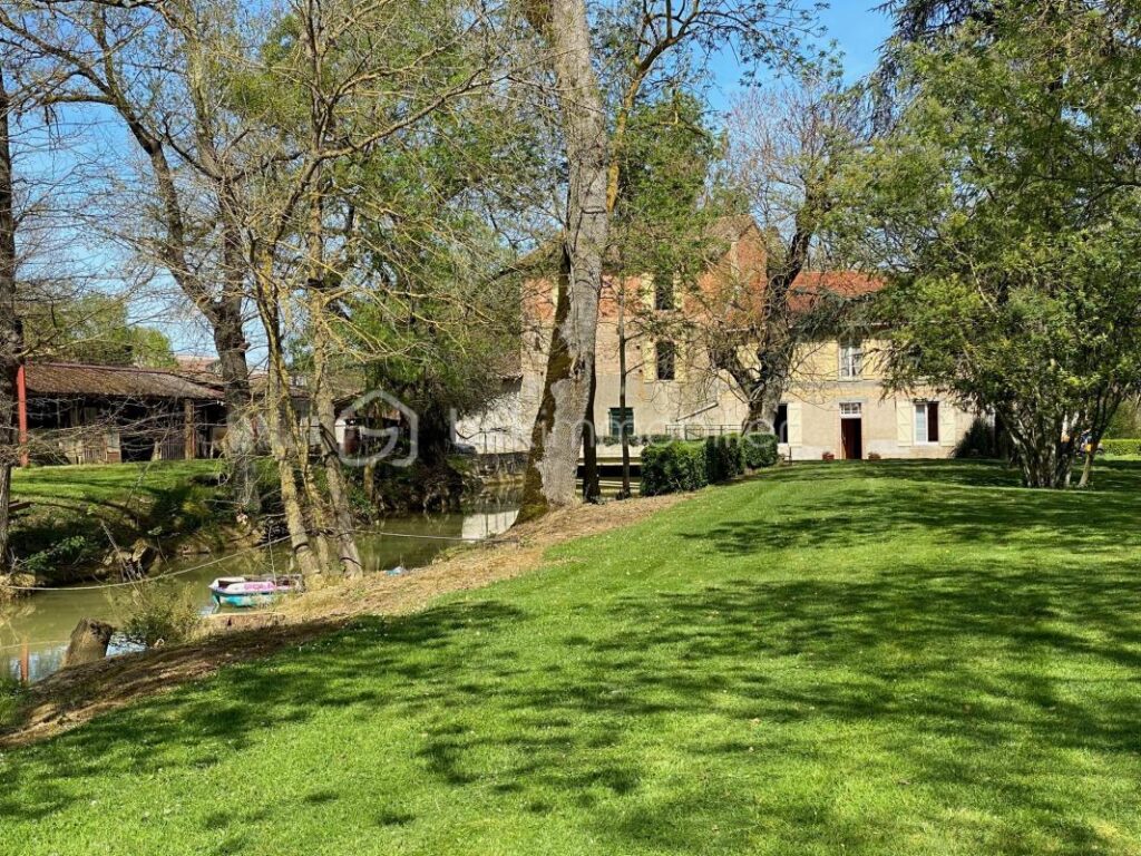 MAISON MOULIN – 8 pièces – 5 chambres – 240 m²