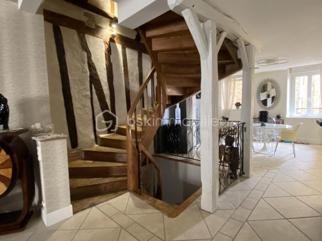 Maison de ville T4/T5 – 5 pièces – 4 chambres – 150 m²