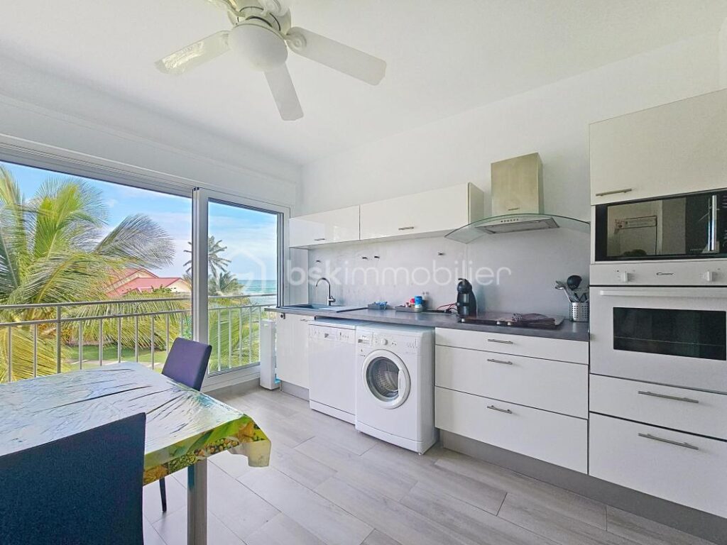 Appartement T4 74 m2 vue mer piscine – 4 pièces – 3 chambres – 73 m²