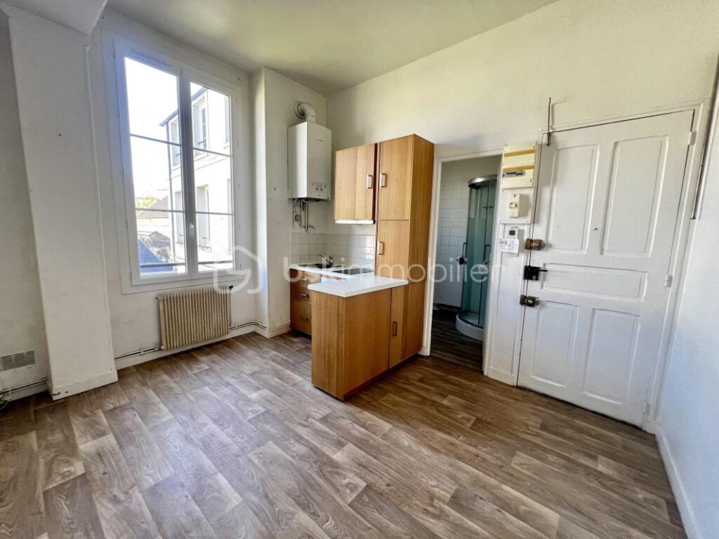 Appartement coup de cœur avec vue dégagée à Crépy-en-Valois – 2 pièces – 1 chambre – 26 m²