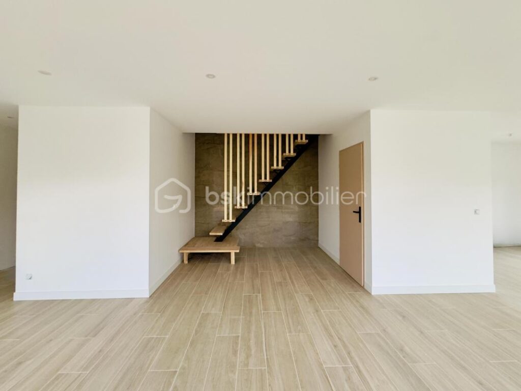 Maison T4 de 2025 RE 2020 – 4 pièces – 3 chambres – 123 m²