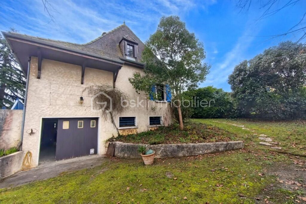 Maison individuelle avec piscine et vue Pyrénées – 6 pièces – 4 chambres – 130 m²