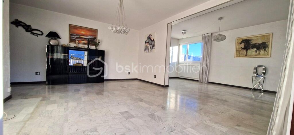 T4/ T3 – 17ème Etage – Vue Montagnes et Grenoble – Matériaux Nobles – 4 pièces – 2 chambres – 104 m²