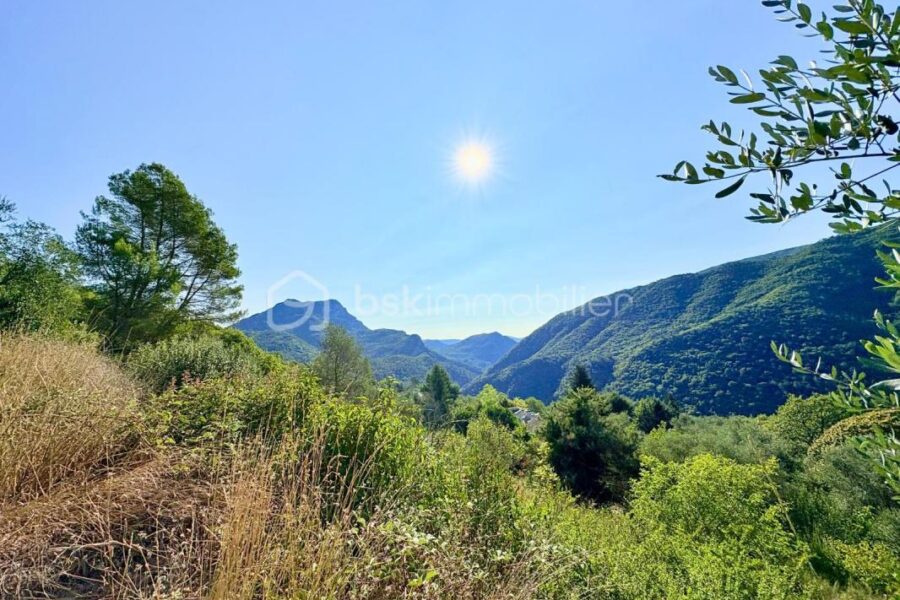 Terrain à vendre à Pierrefeu
