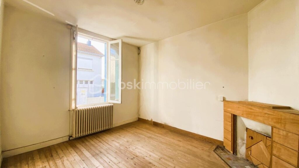 Maison 110m², 2 chambres , mezzanine, jardin 500m², dépendances – 5 pièces – 2 chambres – 112 m²