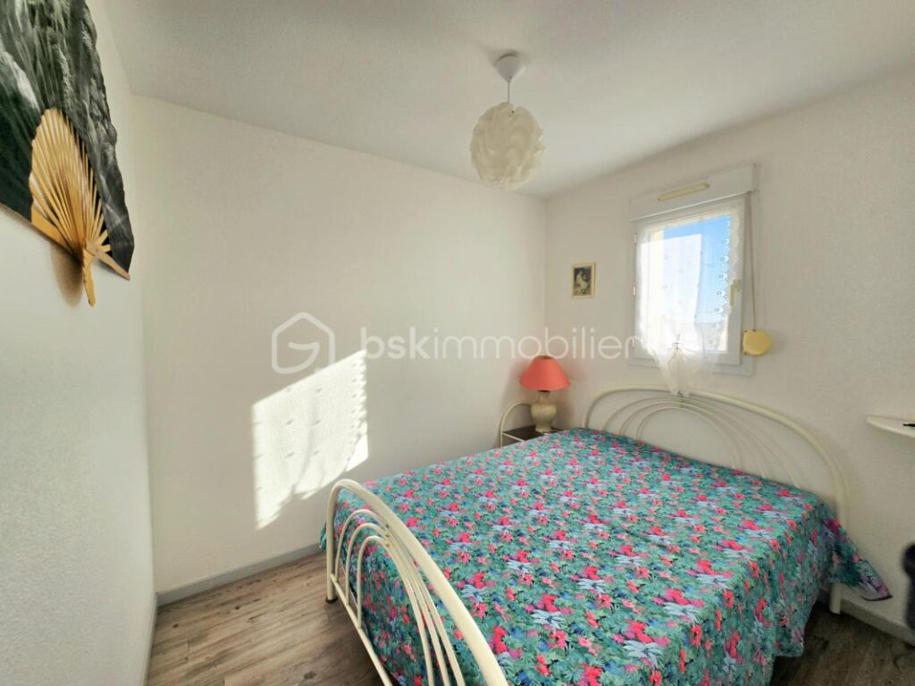 ACCES PRIVE PLAGE – VUE – PISCINE – STATIONNEMENT PRIVATIF – 2 pièces – 1 chambre – 26 m²