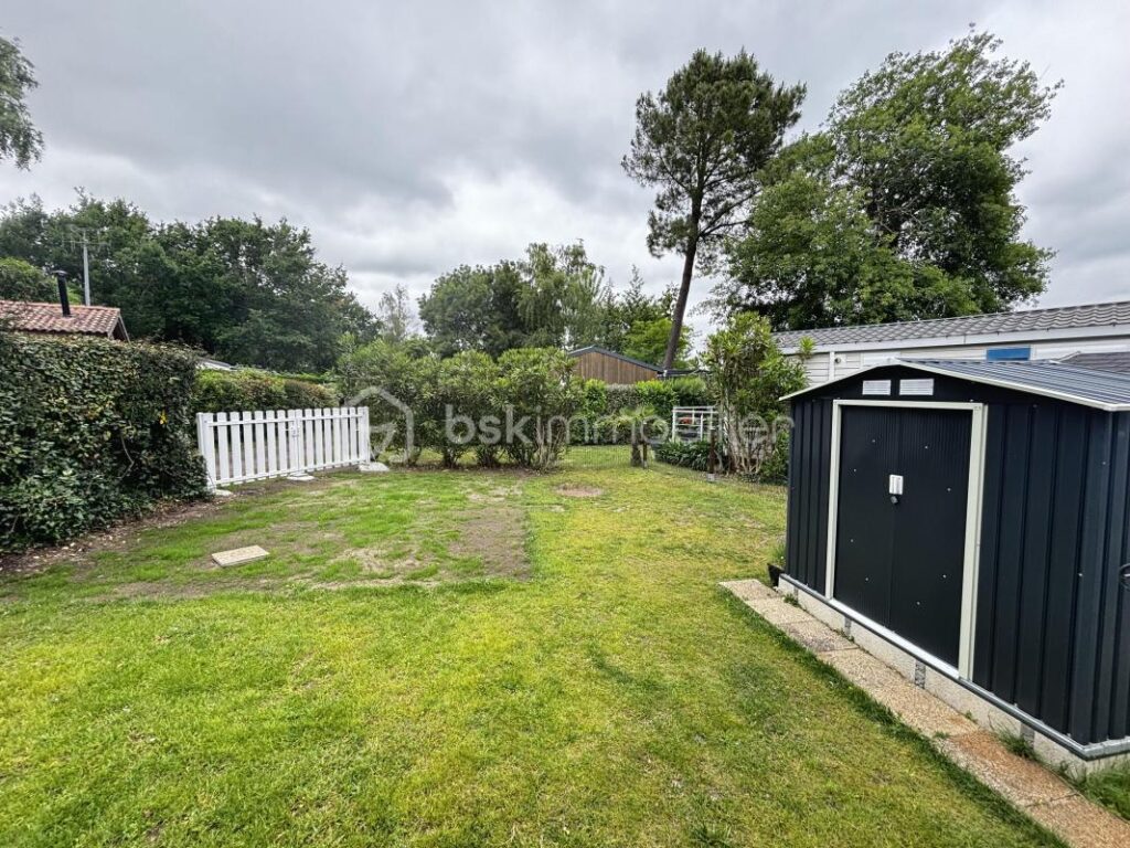 Terrain équipée d&rsquo;un magnifique mobil-home – NR pièces – NR chambres – 200 m²