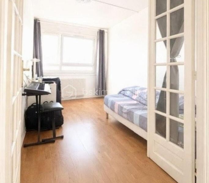Appartement à vendre à Paris 18e arrondissement — Vue sur la ville — photo 4