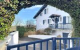 Villa néo Basque à 5 mn du golf d’Arcangues – 7 pièces – 4 chambres – 150 m²