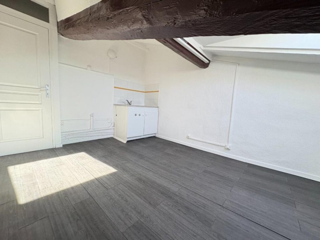 T2 AU PIED DU PORT – 2 pièces – 1 chambre – 22 m²