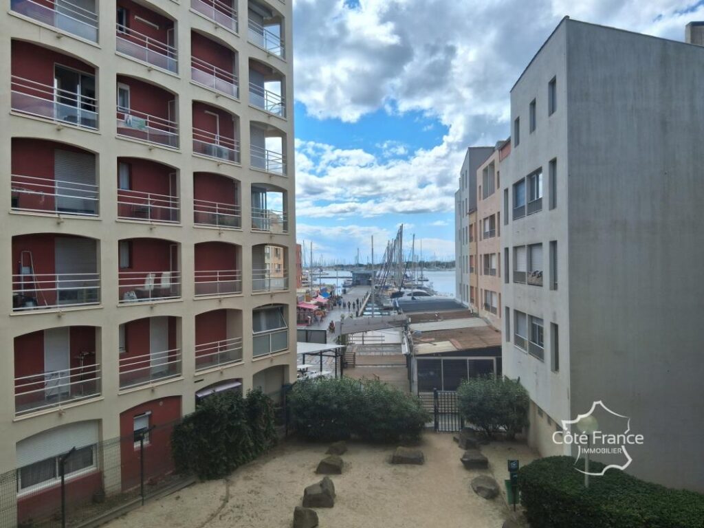 Appartement T2, Vue Port avec Place de Parking – 2 pièces – 1 chambre – 43 m²