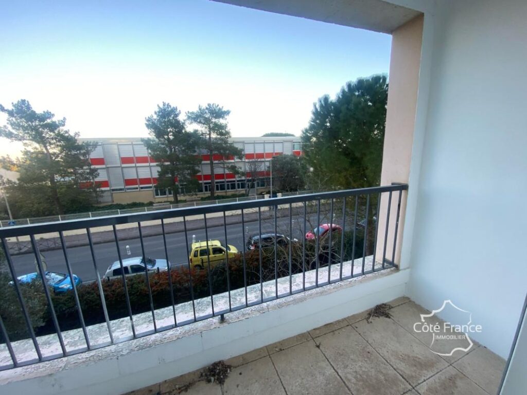 Grand T2 spacieux et lumineux avec une place de parking – 2 pièces – 1 chambre – 57 m²
