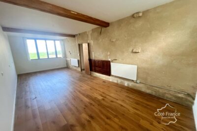 Charmante longère de 160 m2 habitables avec dépendances et j – 6 pièces – 4 chambres – 160 m²