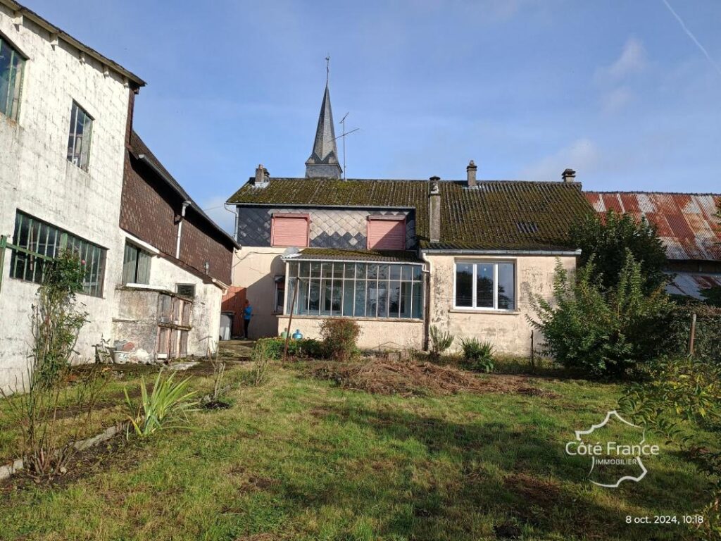 AISNE (02) – GERGNY – Maison de village à rénover – 10 pièces – 6 chambres – 210 m²