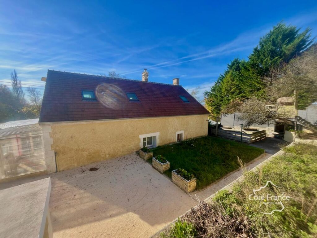 Maison de charme rénovée 125 m2 habitables sur 628 m2 de t – 5 pièces – 2 chambres – 135 m²