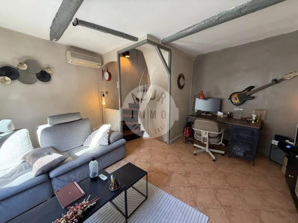 Maison de ville de type 3 d’env. 82.91 m² en R+4_Auriol – 3 pièces – 2 chambres – 82 m²