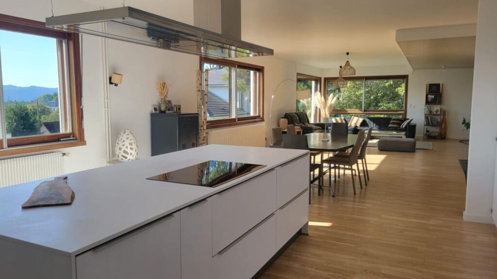 Maison 9 pièce(s) 300 m2 – 9 pièces – 6 chambres – 300 m²