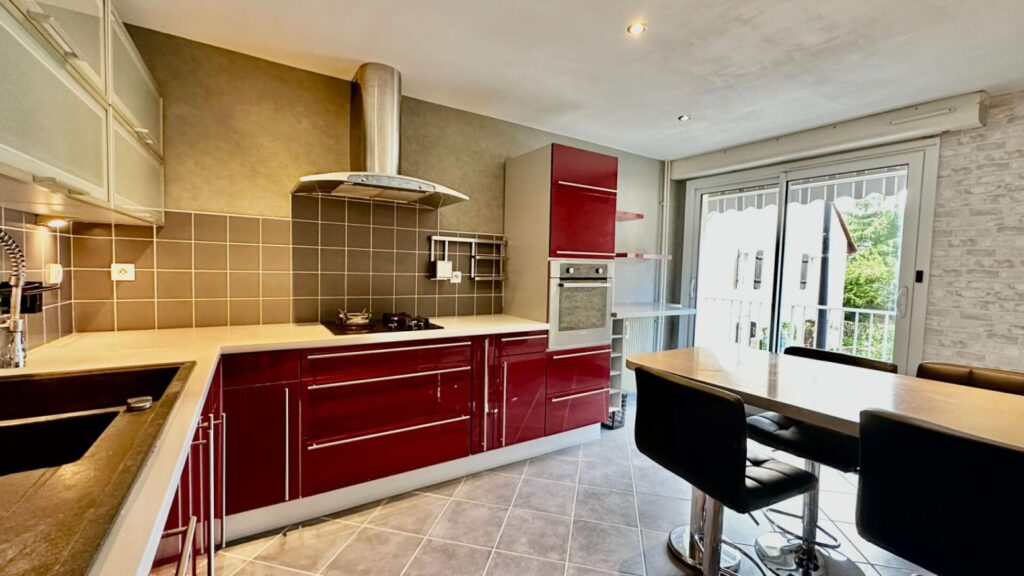 Appartement Rez de chaussée 4 pièce(s) 86.08 m2 – 4 pièces – 2 chambres – 86 m²