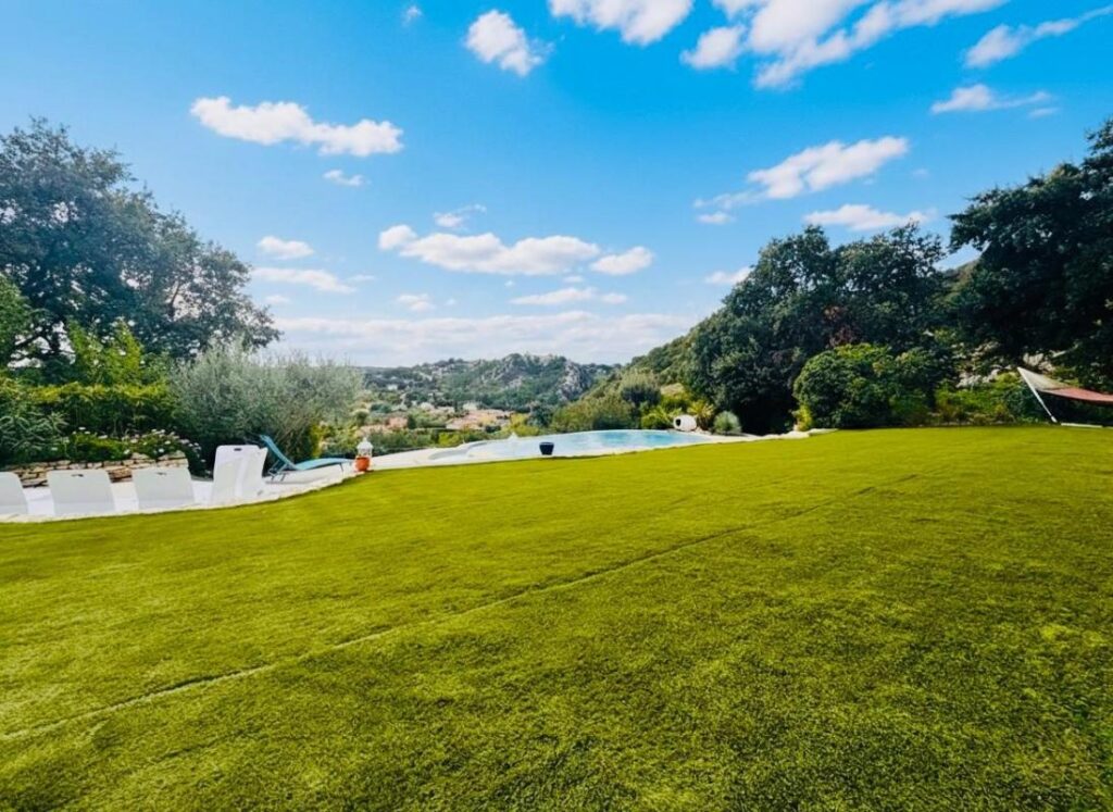 Maison à vendre Rochefort-du-Gard – 6 pièces – 4 chambres – 202 m²