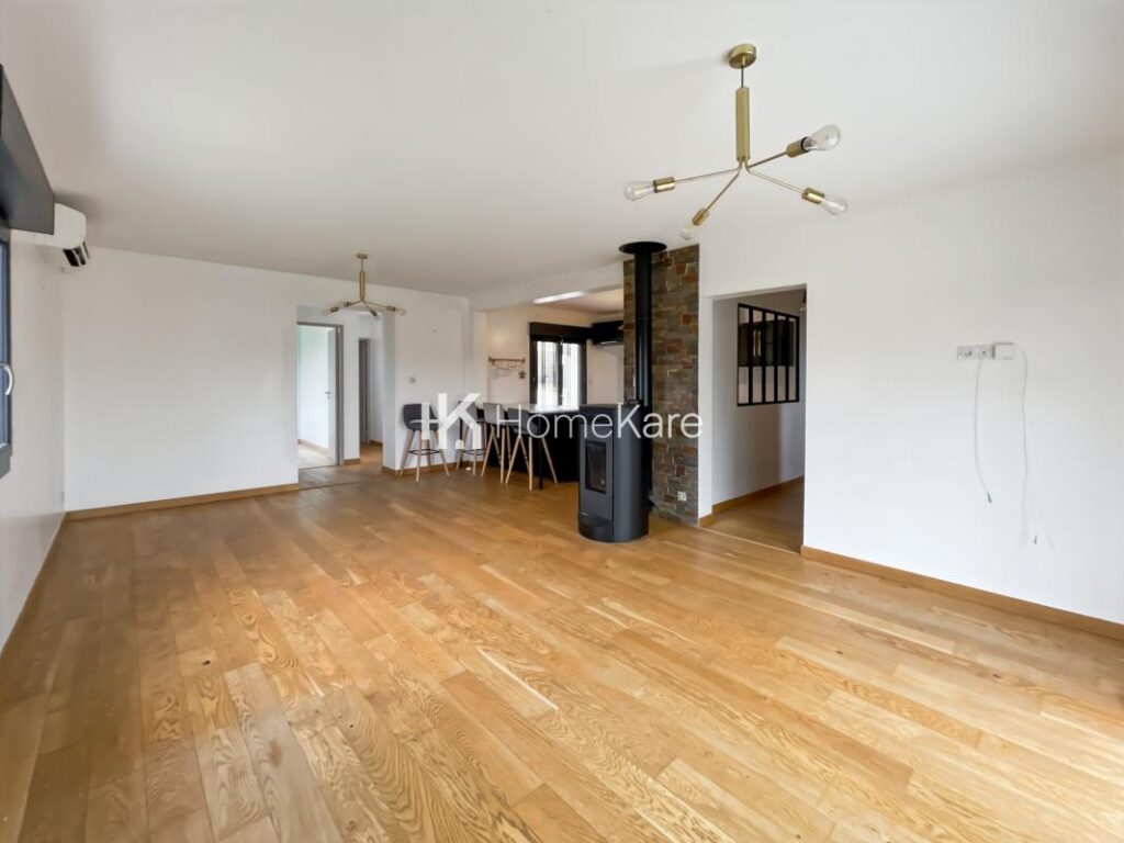 TRANQUILITÉ ASSURÉE ! – 6 pièces – 5 chambres – 130 m²