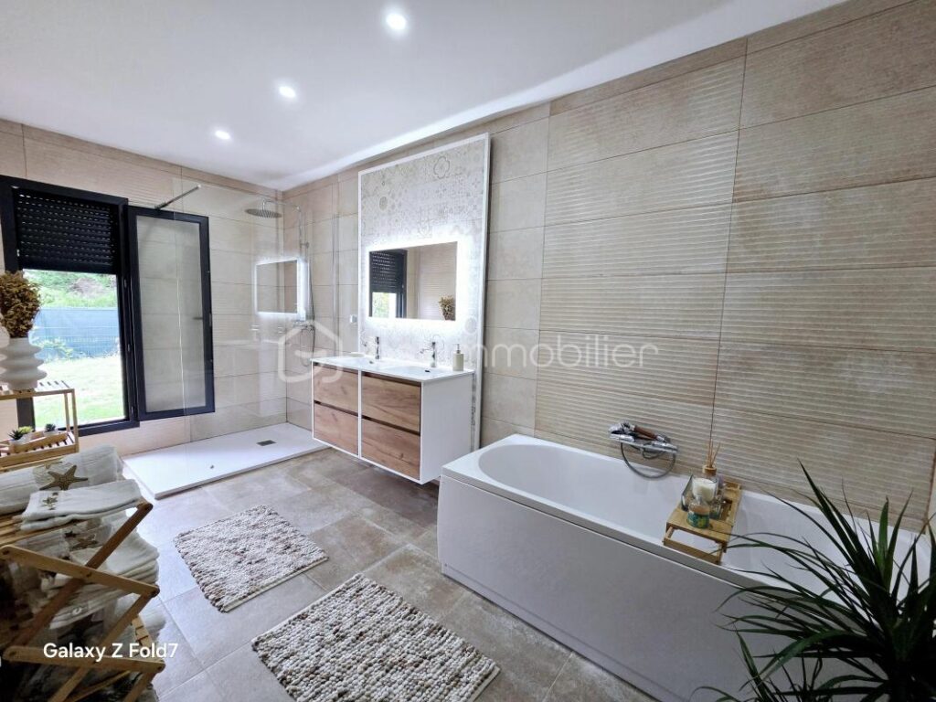 Contemporaine plain-pied T5 proche centre ville – 5 pièces – 4 chambres – 148 m²