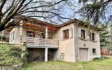 VILLA AVEC SOUS-SOL COMPLET SUR 2 510 m² DE TERRAIN CONSTRUCTIBLE – 4 pièces – 3 chambres – 103 m²