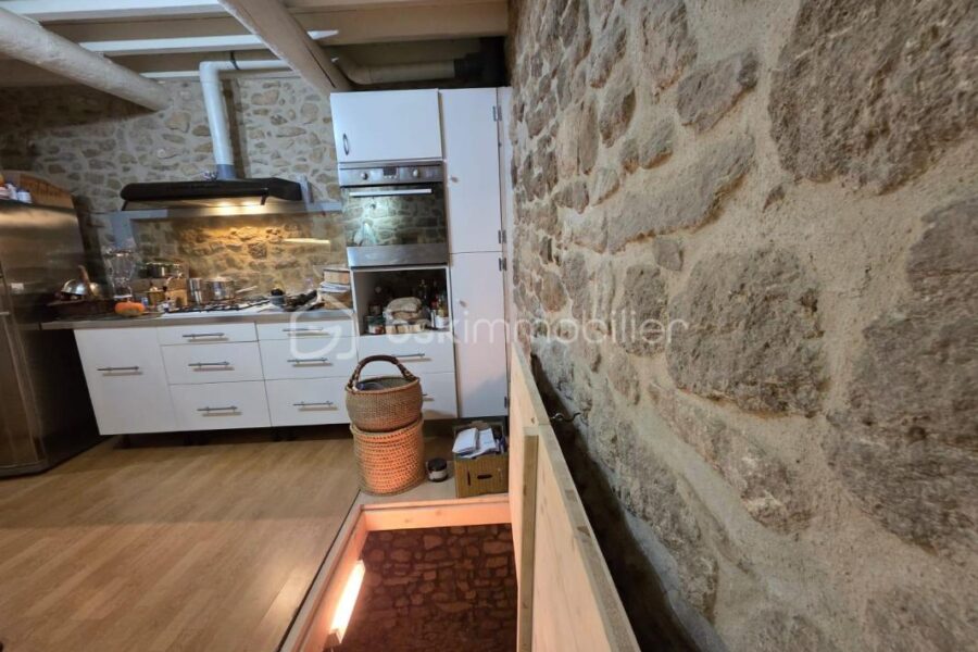 Maison à vendre à Cereste