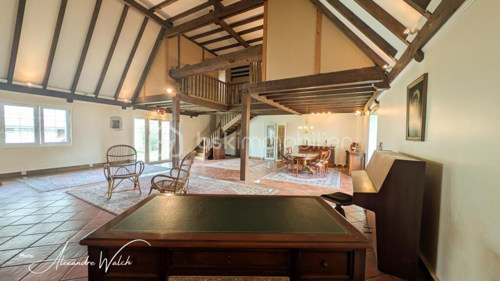 Charmante Maison de caractère à Rénover – Opportunité Unique ! – 7 pièces – 5 chambres – 198 m²