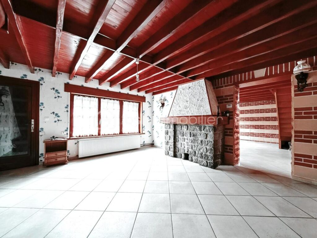 MAISON SEMI-INDIVIDUELLE 3 CHAMBRES / JARDIN / GARAGE / CAVE – 7 pièces – 3 chambres – 160 m²