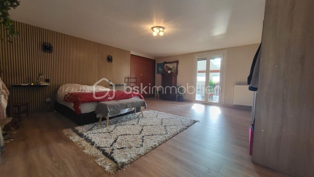 Maison T13 269 m2 – 12 pièces – 6 chambres – 269 m²