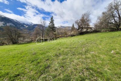 Terrain à vendre à Beauvezer