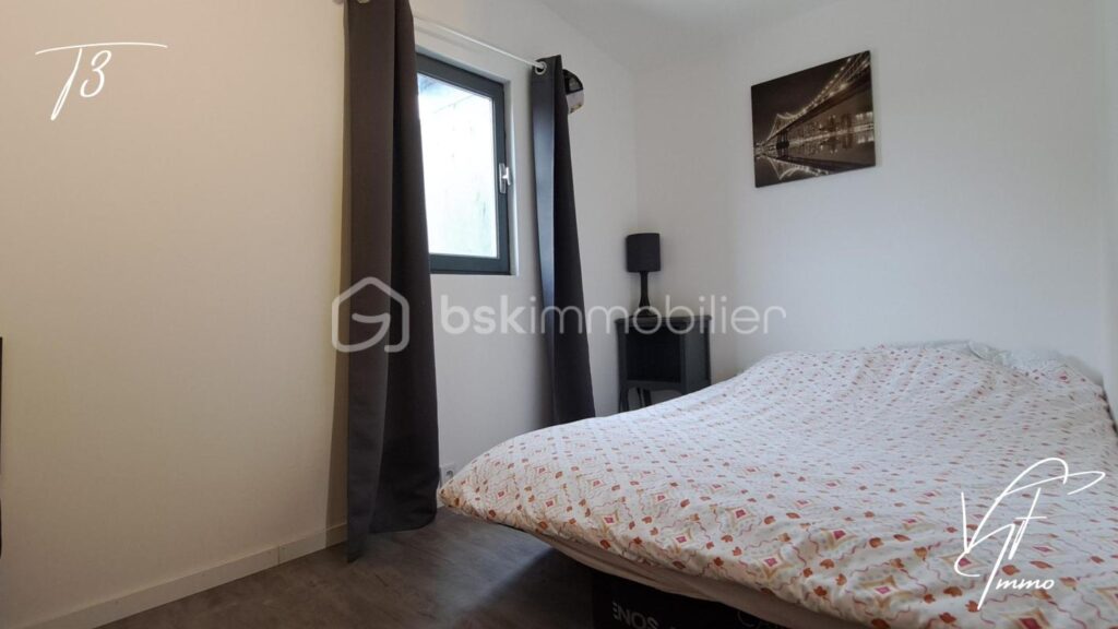 Castellet – Maison divisée en deux logements dans résidence sécurisée avec piscine – 5 pièces – 3 chambres – 92 m²