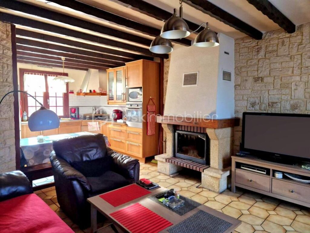 Maison de 147 m2 – 8 pièces – 5 chambres – 119 m²