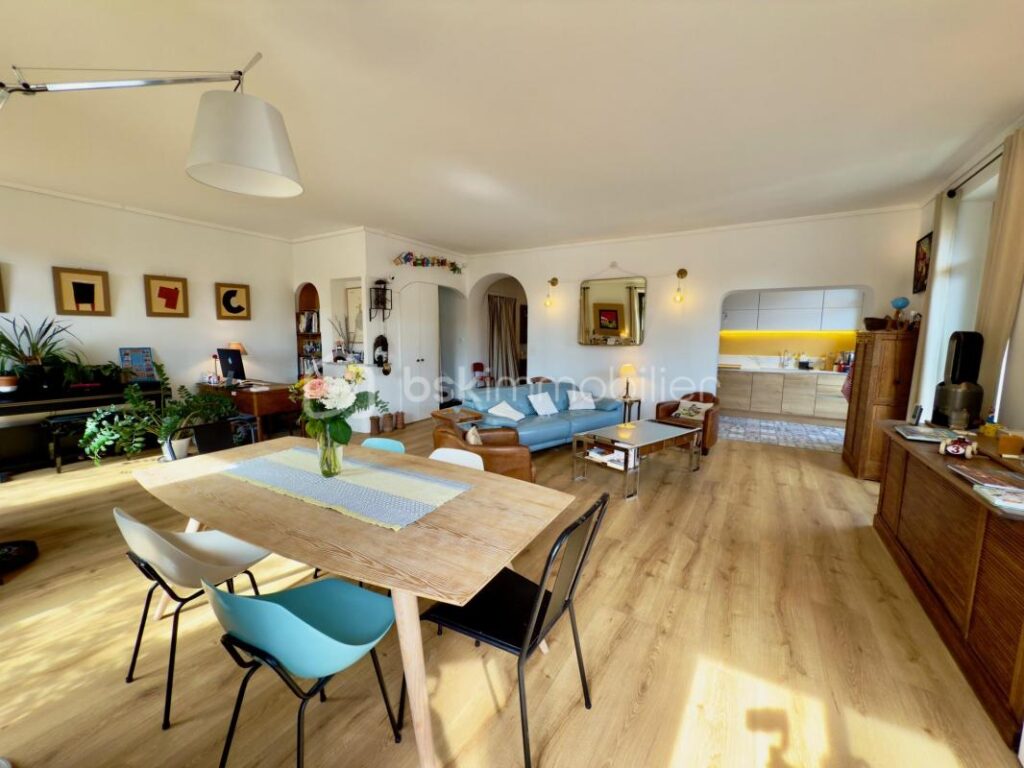 Duplex d’exception – Dernier étage avec balcon filant, triple exposition – Nice Gioffredo – 4 pièces – 3 chambres – 100 m²